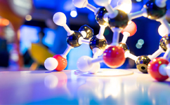 李克強：通過發(fā)展“互聯(lián)網(wǎng)+醫(yī)療”、醫(yī)聯(lián)體等 將優(yōu)質(zhì)醫(yī)療資源下沉